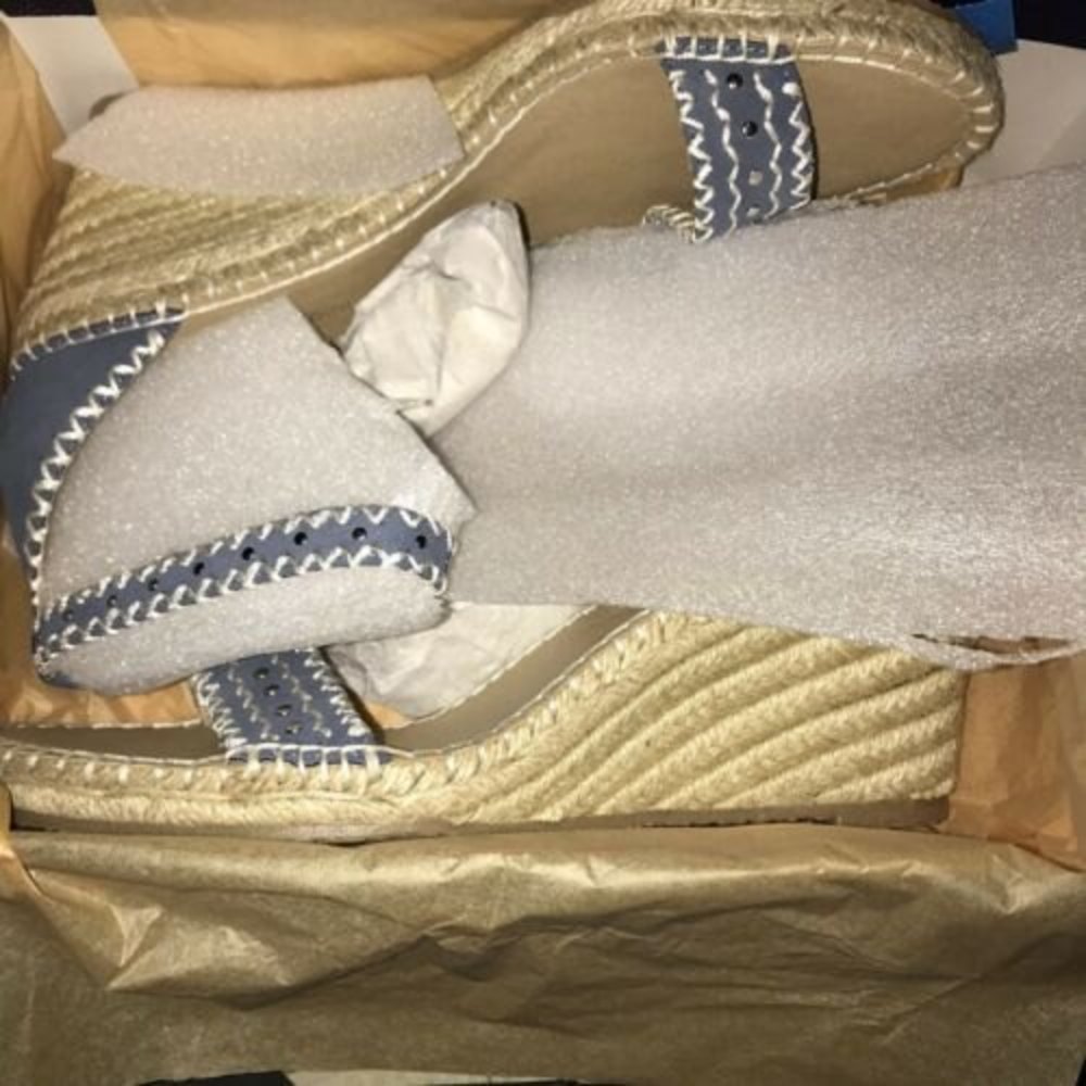 Adrienne Vittadini Womens Charming Espadrille Wedge Sandals Metal Studs Size 10M - Picture 6 of 9